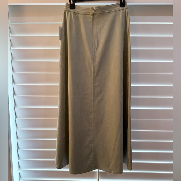 Gorgeous! Halogen Light Green Maxi A-line Skirt Casual - Picture 2 of 4